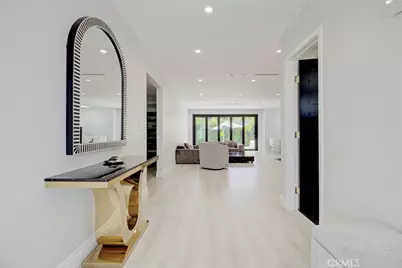 8352 Capps, Northridge, CA 91324 - Photo 8