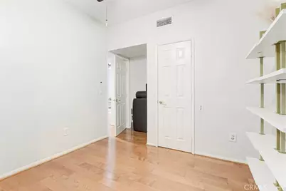 11124 Burbank Boulevard #101, North Hollywood, CA 91601 - Photo 36