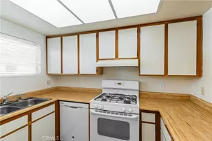 2915 Montrose Ave, Glendale, CA 91214 - Photo 14
