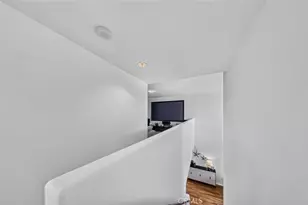 250 N First Street, Burbank, CA 91502 - Photo 50