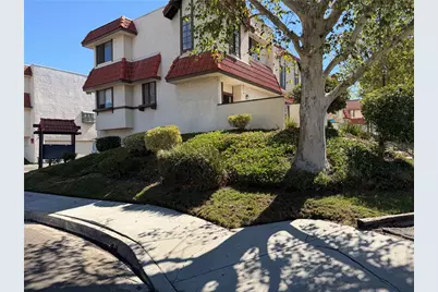 27610 Nugget Drive #1, Canyon Country, CA 91387 - Photo 1