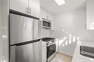 4918 Cahuenga, North Hollywood, CA 91601 - Photo 8