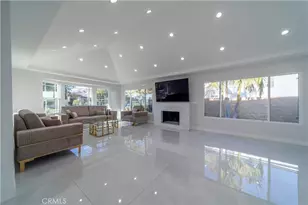 902 E Walnut Ave, Burbank, CA 91501 - Photo 2