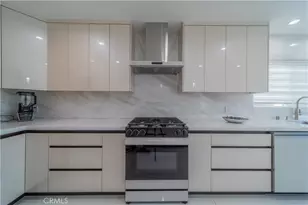 902 E Walnut Ave, Burbank, CA 91501 - Photo 6