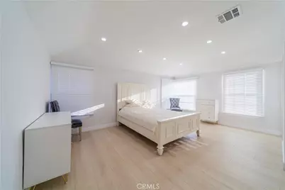902 E Walnut Avenue, Burbank, CA 91501 - Photo 8