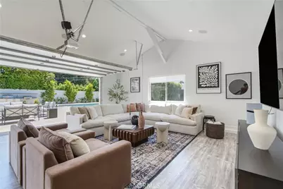 9253 White Oak Avenue, Northridge, CA 91325 - Photo 32