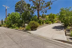 11246 Denivelle Pl, Tujunga, CA 91042 - Photo 4
