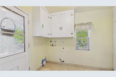 11246 Denivelle Place, Tujunga, CA 91042 - Photo 24