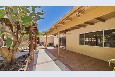 11246 Denivelle Place, Tujunga, CA 91042 - Photo 10