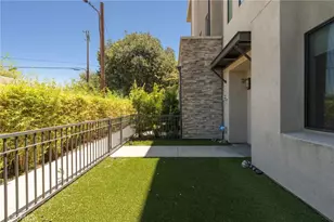 13107 W Lumina Way, Los Angeles, CA 91401 - Photo 4