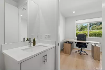 13107 W Lumina Way, Los Angeles, CA 91401 - Photo 12