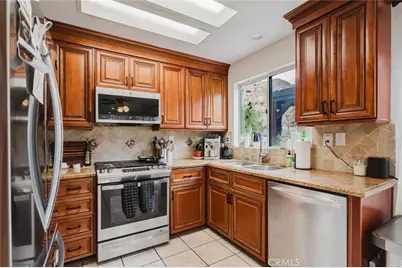 30459 Jasmine Valley Drive, Canyon Country, CA 91387 - Photo 16