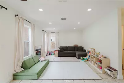 30459 Jasmine Valley Drive, Canyon Country, CA 91387 - Photo 14