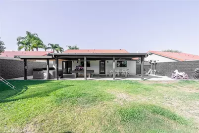 27706 Hartford, Castaic, CA 91384 - Photo 16