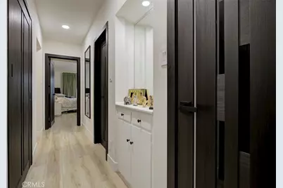 15556 Valerio, Van Nuys, CA 91406 - Photo 32