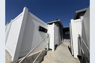 7502 N Hollywood Way, Burbank, CA 91505 - Photo 4
