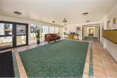 11834 Gilmore #16, North Hollywood, CA 91606 - Photo 2