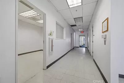 700 W Wilson Avenue, Glendale, CA 91203 - Photo 40