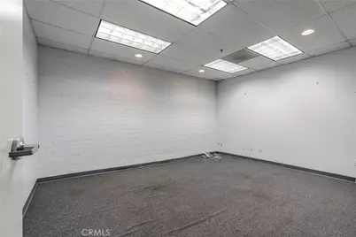 700 W Wilson Avenue, Glendale, CA 91203 - Photo 14