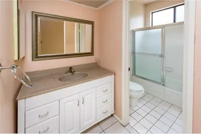 13819 Burbank Boulevard #7, Van Nuys, CA 91401 - Photo 10