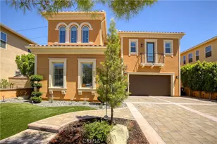27624 Camellia Dr, Saugus, CA 91350 - Photo 2