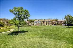 27624 Camellia Dr, Saugus, CA 91350 - Photo 48