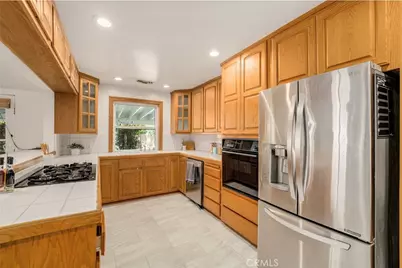 504 N Reese Place, Burbank, CA 91506 - Photo 14