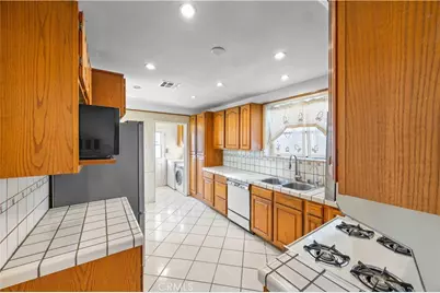 1207 Graynold, Glendale, CA 91202 - Photo 10