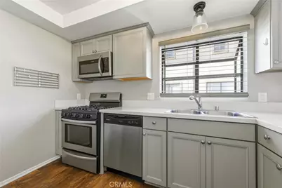 14715 Saticoy Street #14, Van Nuys, CA 91405 - Photo 12