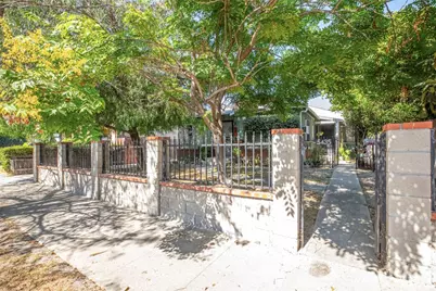 5431 Troost, Valley Village, CA 91601 - Photo 2