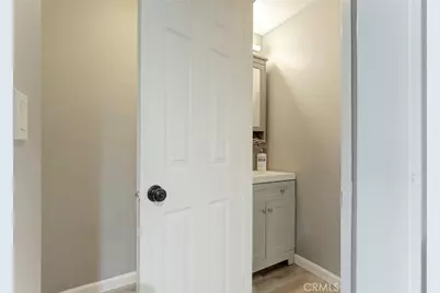 7759 Via Capri, Burbank, CA 91504 - Photo 18