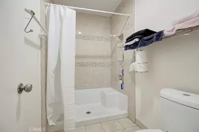 7759 Via Capri, Burbank, CA 91504 - Photo 32