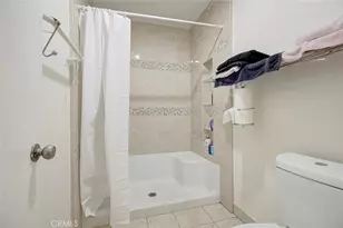7759 Via Capri, Burbank, CA 91504 - Photo 32