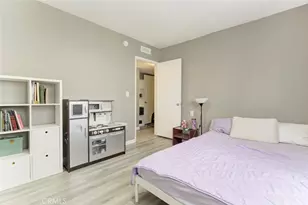 7759 Via Capri, Burbank, CA 91504 - Photo 38