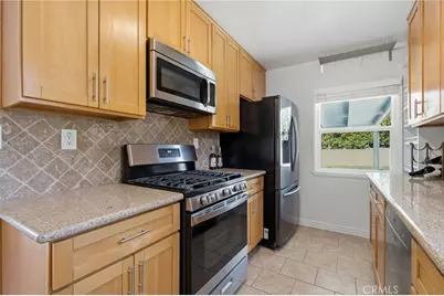 6937 Zelzah Avenue, Reseda, CA 91335 - Photo 12