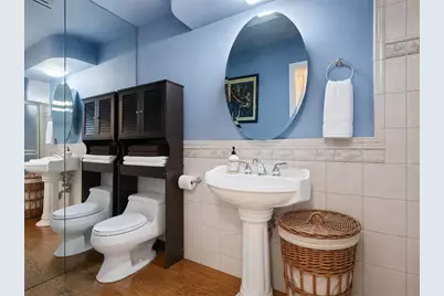 7044 Mammoth Avenue, Van Nuys, CA 91405 - Photo 12