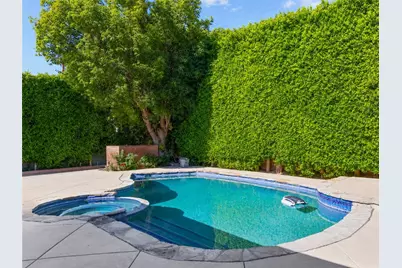 7044 Mammoth Avenue, Van Nuys, CA 91405 - Photo 14