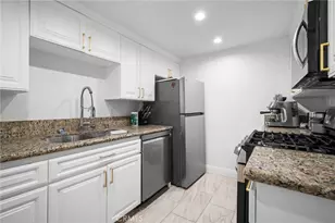251 W Dryden St, Glendale, CA 91202 - Photo 20