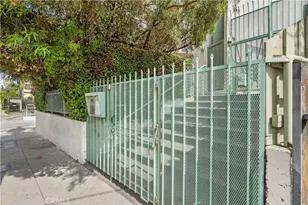 6036 Hazelhurst, North Hollywood, CA 91606 - Photo 2