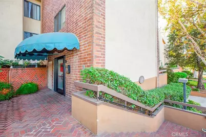 460 Oak Street #203, Glendale, CA 91204 - Photo 1