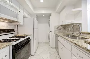 460 Oak St, Glendale, CA 91204 - Photo 14