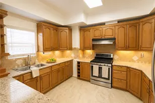 2318 N Fairview St, Burbank, CA 91504 - Photo 10