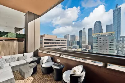 1100 Wilshire Boulevard #1707, Los Angeles, CA 90017 - Photo 6