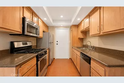 13145 Bromont Avenue #6, Los Angeles, CA 91342 - Photo 6