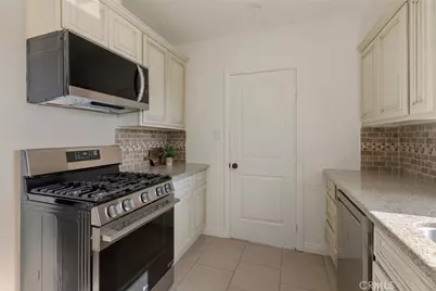 694 W Orange Grove, Pomona, CA 91768 - Photo 18