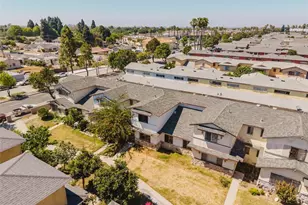 7 Fiesta Ln, Carson, CA 90745 - Photo 2