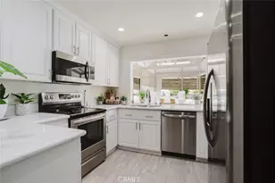 26483 Fairway Cir, Newhall, CA 91321 - Photo 30