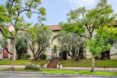 300 N Isabel Street #10, Glendale, CA 91206 - Photo 2