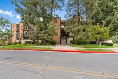 1745 Holly #302, Glendale, CA 91206 - Photo 2