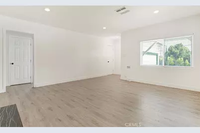11031 Lull Street, Los Angeles, CA 91352 - Photo 12